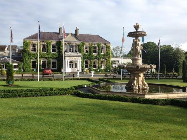 Finnstown Castle Hotel Lucan Exterior foto