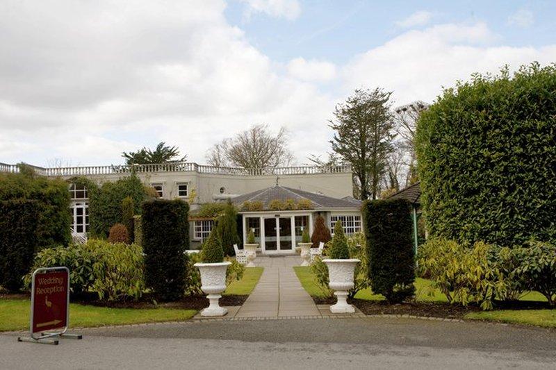 Finnstown Castle Hotel Lucan Exterior foto