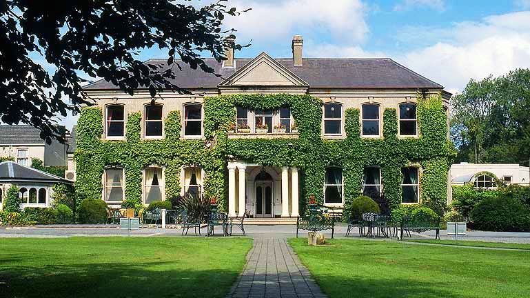 Finnstown Castle Hotel Lucan Exterior foto